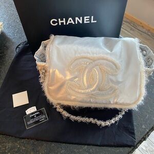 Chanel Silver Metallic Shoulder Bag with cream wool Textured Logo. Authentic